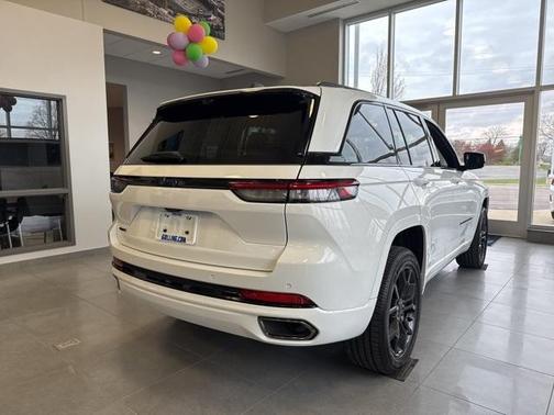 2025 Jeep Grand Cherokee 4xe Base