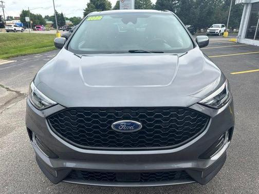 Gray Metallic 2022 Ford Edge ST Line