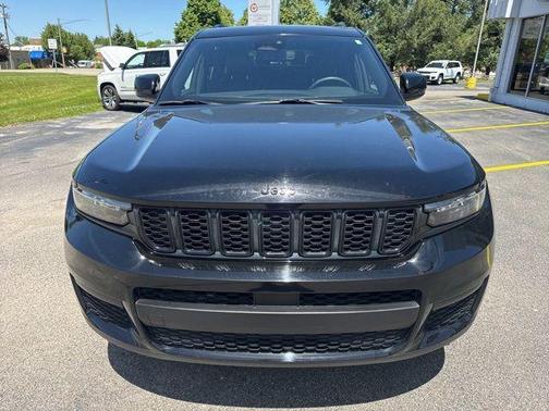 Diamond Black 2023 Jeep Grand Cherokee L Laredo