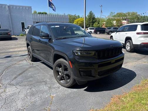 Diamond Black 2023 Jeep Grand Cherokee L Laredo