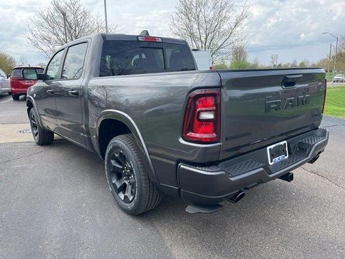 Granite Crystal Clearcoat Metallic 2026 RAM 1500 Big Horn/Lone Star