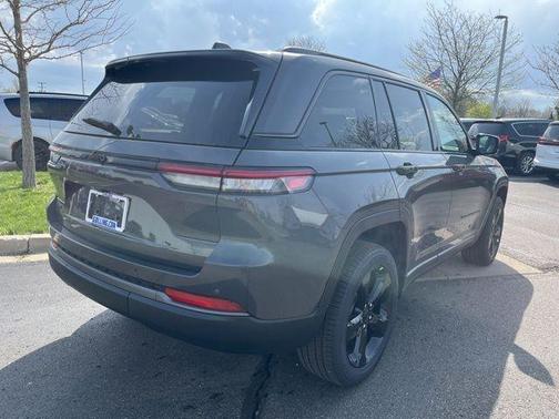 Metallic 2026 Jeep Grand Cherokee Limited