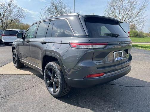 Metallic 2026 Jeep Grand Cherokee Limited