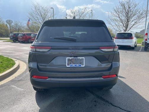 Metallic 2026 Jeep Grand Cherokee Limited