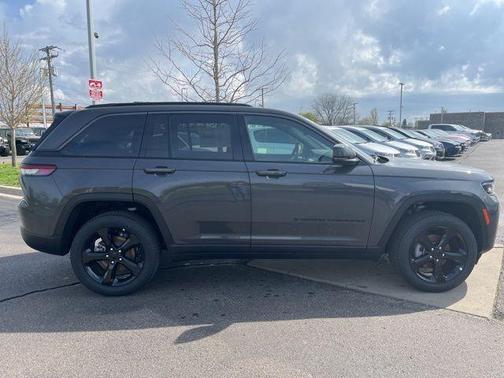 Metallic 2026 Jeep Grand Cherokee Limited