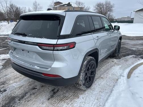 2026 Jeep Grand Cherokee Laredo