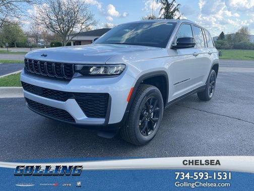Silver Zynith 2026 Jeep Grand Cherokee Laredo