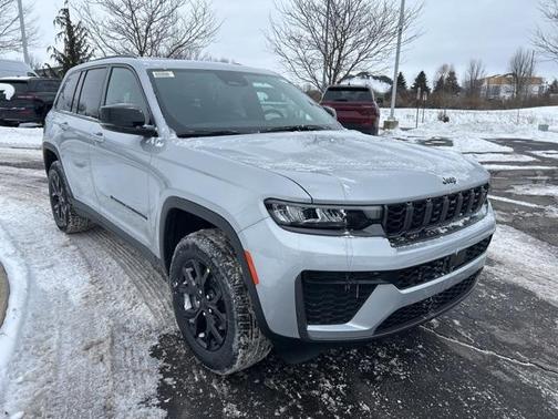2026 Jeep Grand Cherokee Laredo