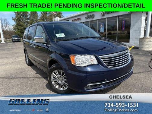 2016 Chrysler Town & Country Touring-L