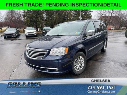 2016 Chrysler Town & Country Touring-L