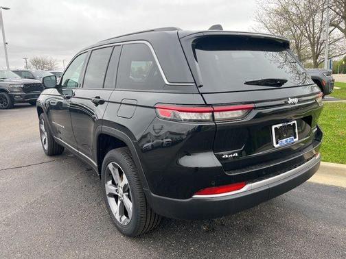 Diamond Black 2026 Jeep Grand Cherokee Limited