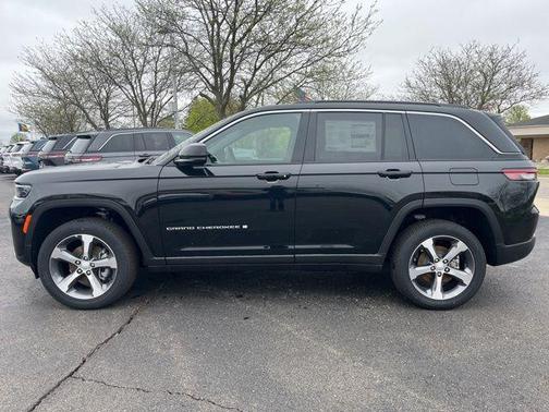 Diamond Black 2026 Jeep Grand Cherokee Limited