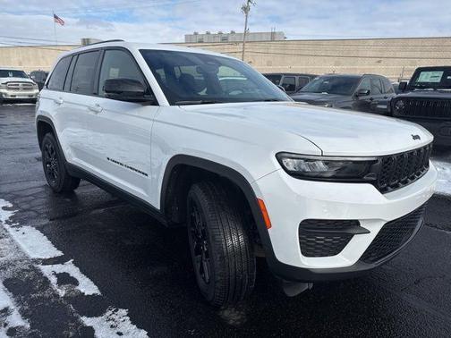 2024 Jeep Grand Cherokee Laredo