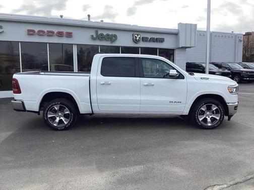 2022 RAM 1500 Laramie Crew Cab 4x4 57' Box