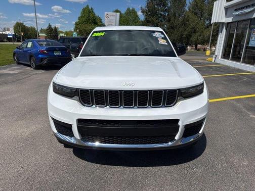 Bright White Clearcoat 2024 Jeep Grand Cherokee L Laredo