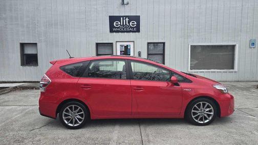 2017 Toyota Prius v Five