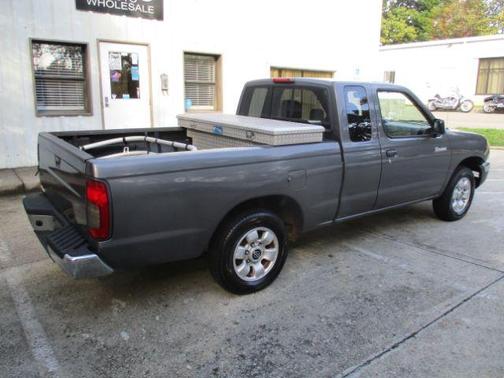 2000 Nissan Frontier XE King Cab