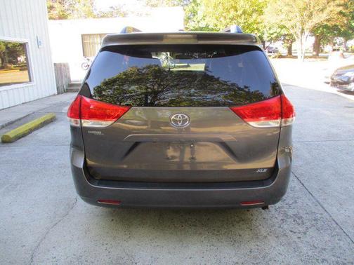 2013 Toyota Sienna XLE