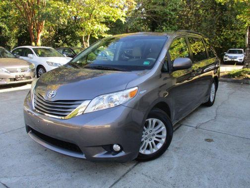 2013 Toyota Sienna XLE