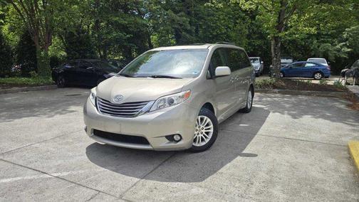 Silver 2017 Toyota Sienna XLE
