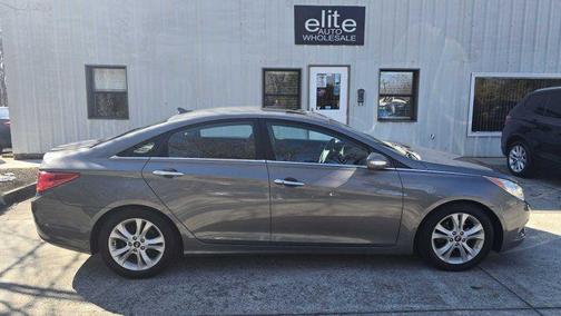 2011 Hyundai SONATA Limited