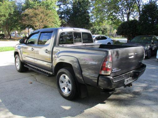 2013 Toyota Tacoma BLUETOOTH CONNECTIVITY POWERFUL ENGINE