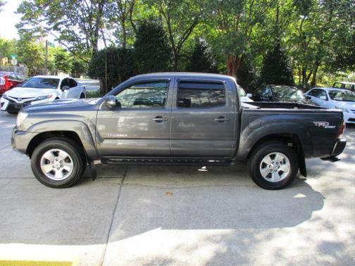 2013 Toyota Tacoma BLUETOOTH CONNECTIVITY POWERFUL ENGINE