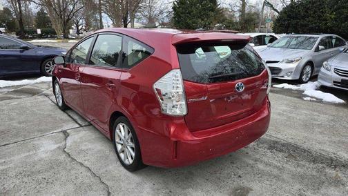 2013 Toyota Prius v Five