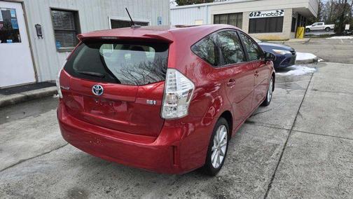 2013 Toyota Prius v Five