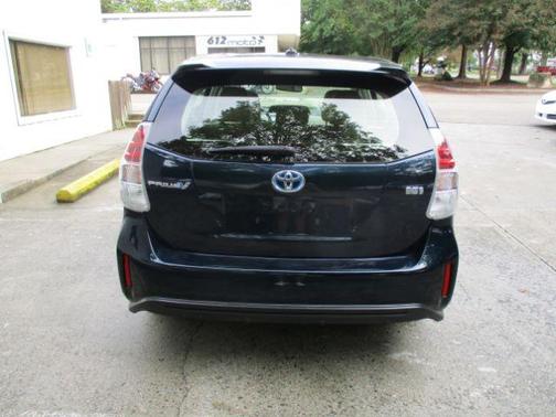 2017 Toyota Prius v Four