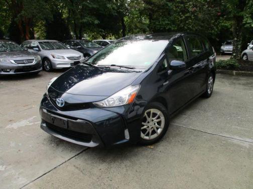 2017 Toyota Prius v Four