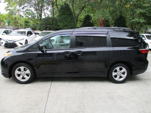 2016 Toyota Sienna LE