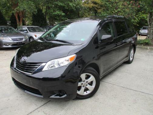 2016 Toyota Sienna LE