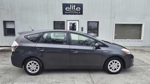 2012 Toyota Prius v Five