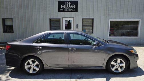 Gray 2014 Toyota Camry SE