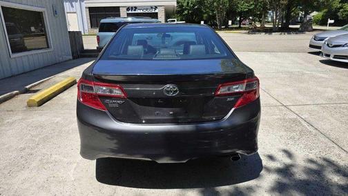 Gray 2014 Toyota Camry SE