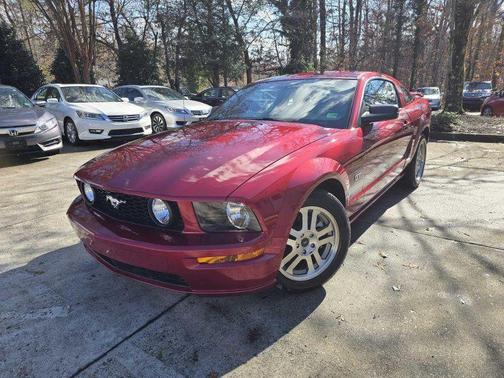 2005 Ford Mustang GT Premium
