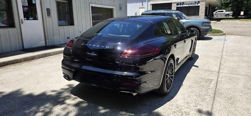 2016 Porsche Panamera 4