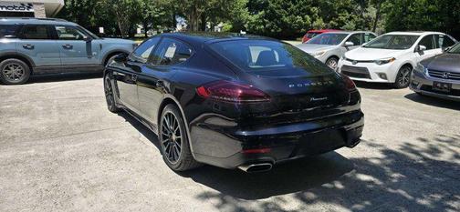2016 Porsche Panamera 4