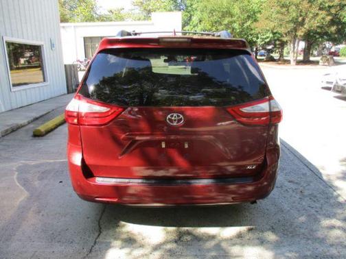 2018 Toyota Sienna XLE