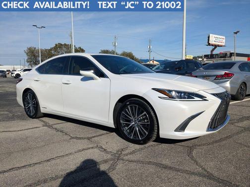 2022 Lexus ES 300h Base