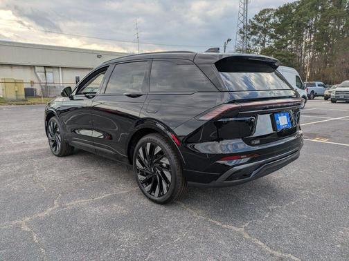 Infinite Black Metallic 2026 Lincoln Nautilus Reserve