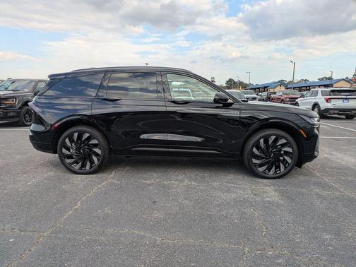 Infinite Black Metallic 2026 Lincoln Nautilus Reserve
