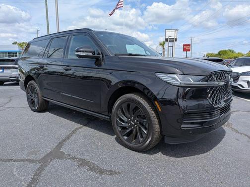 Infinite Black Metallic 2026 Lincoln Navigator L Reserve