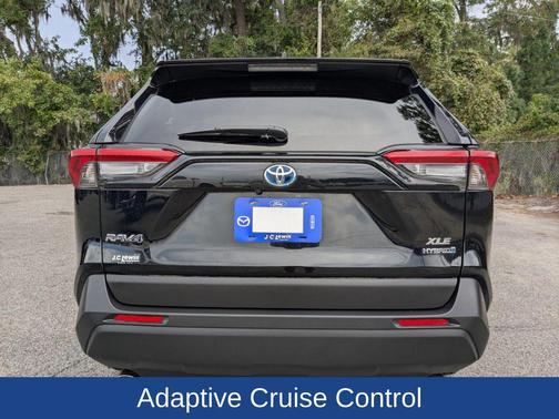 2020 Toyota RAV4 Hybrid XLE