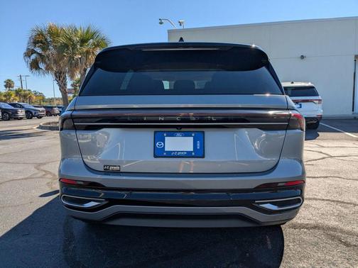 2025 Lincoln Nautilus Reserve