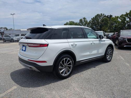 Pristine White 2025 Lincoln Corsair Premiere
