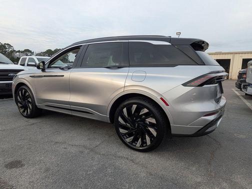 Silver Radiance Metallic 2026 Lincoln Nautilus Black Label
