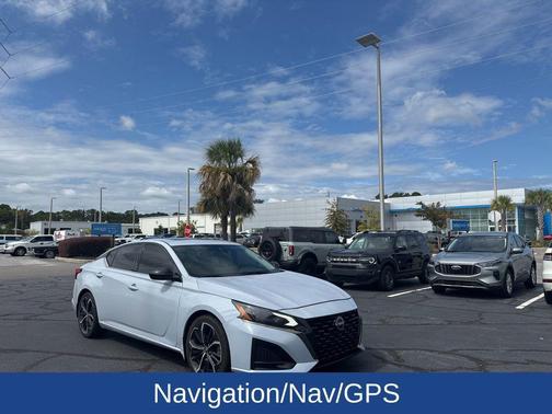 2023 Nissan Altima SR FWD