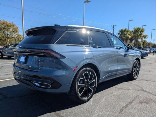 2025 Lincoln Nautilus Reserve